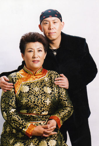 德德瑪之子馬克塔勒：心疼腦溢血偏癱的母親，像愛媽媽一樣愛繼父