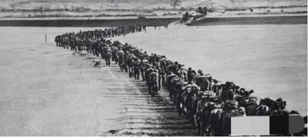 ​抗美援朝“冰雕連”：敵軍路過向他們脫帽致敬