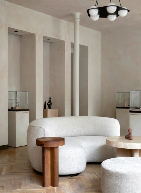 但凡裝修選對牆面材料，很易打造室內高階感，尤其這3種值得參考