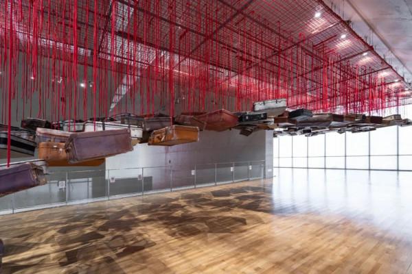 鹽田千春:紅與黑之間 缺席中的存在 鹽田千春:紅與黑之間 缺席中的存在