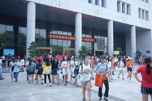 大學畢業後才發現，省外就讀和省內就讀差別大，幸虧當初沒選錯