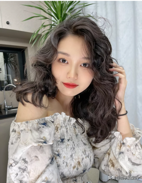 2022髮型怎麼整？燙卷卷最洋氣，好處多多不要錯過
