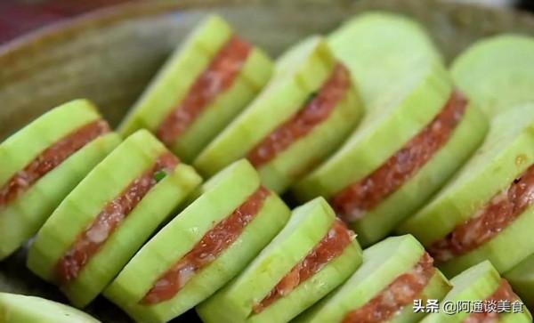 炸茄盒的家常做法，又香又脆，咬一口能香到你流口水