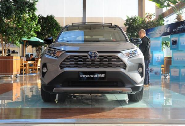 20萬級合資緊湊型SUV 豐田RAV4榮放值得推薦嗎？