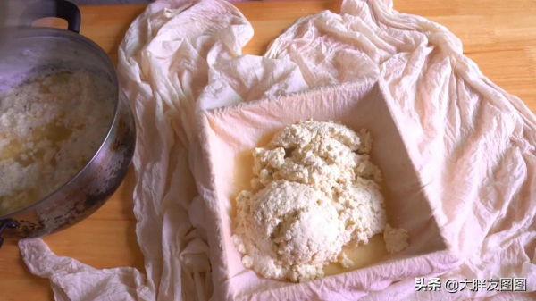 沒有石膏,沒有內脂,一種常見的調味料就能點出豆腐 沒有石膏,沒有內脂,一種常見的調味料就能點出豆腐