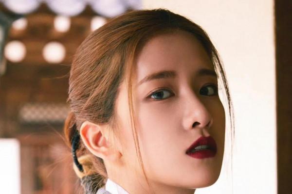 秋昭貞，著名歌手