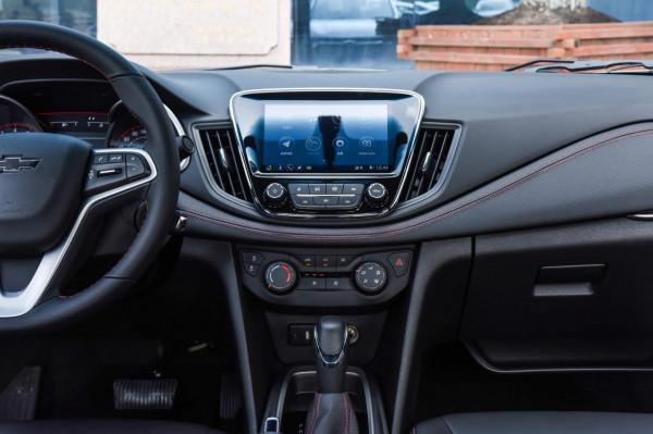 科魯澤中控屏偶爾黑屏/卡頓，跟兩個原因相關，解決方法建議牢記