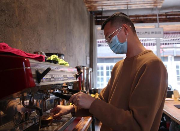 從餐廳老闆到咖啡經銷商——四川小夥張仁全的非洲創業記