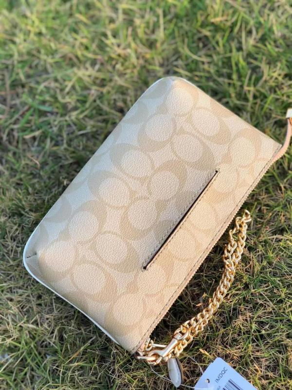 大號零錢包 耐用簡單 出門可裝鑰匙 零錢等 是你想要的嗎？