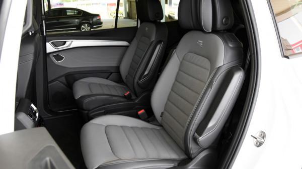 40萬選6座SUV？探險者配置高，大眾攬境動力豐富