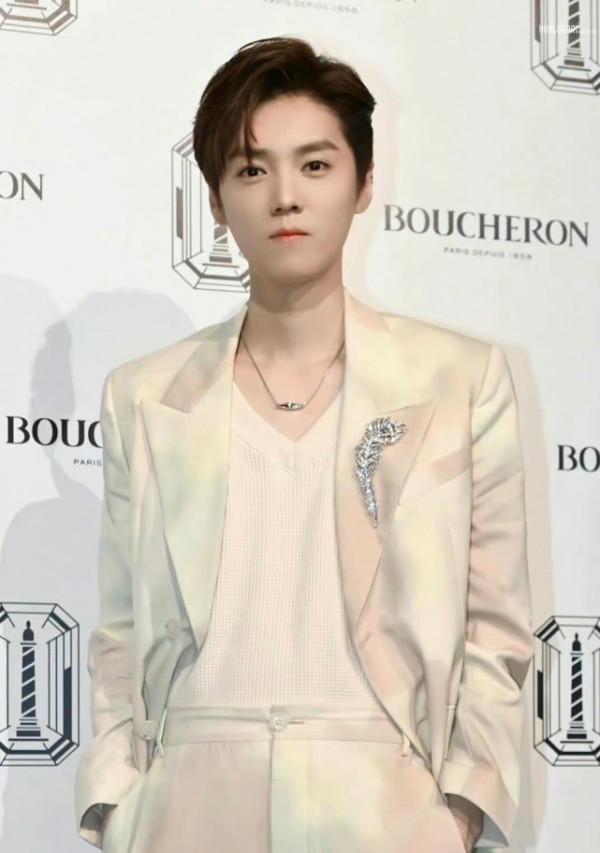 鹿晗慶憐一同出席寶詩龍品牌活動,兩代偶像同臺,誰更勝一籌? 鹿晗慶憐一同出席寶詩龍品牌活動,兩代偶像同臺,誰更勝一籌?