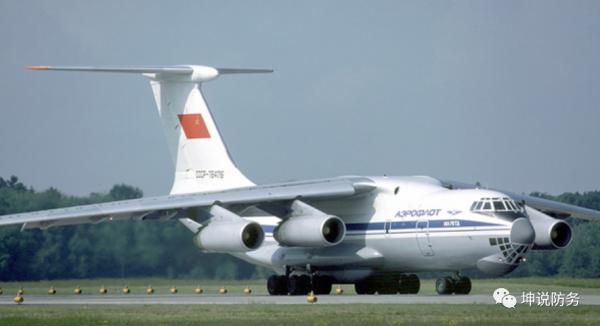 前 10 名軍用運輸機