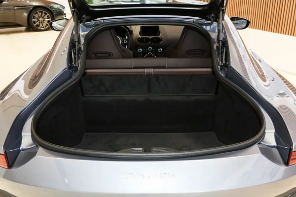 零百加速3.6秒，配4.0T雙渦輪增壓發動機，這款跑車怎麼樣？