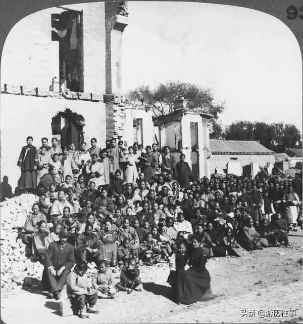 100多年前的晚清社會，慈禧出逃後的寢宮，仍有守衛在看守