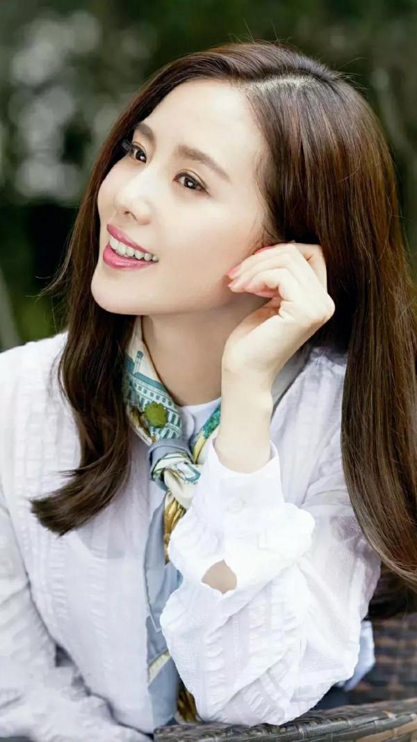 劉詩詩，端莊富貴，清新脫俗