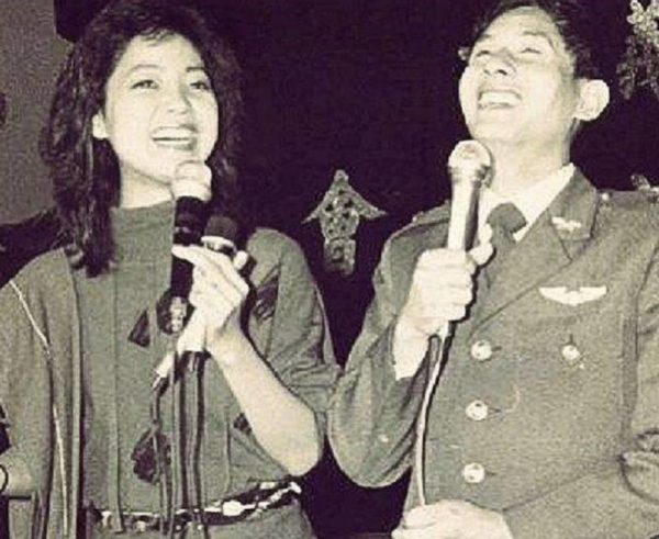 飛行員吳榮根：1982年駕機叛逃獲5000兩黃金，晚年還想回國養老