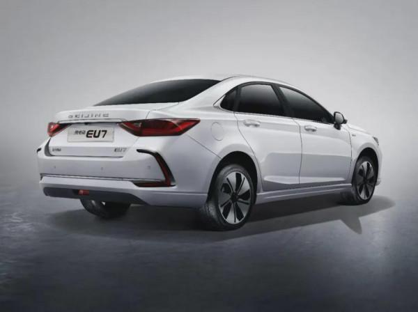 續航里程增加,2022款北京EU7起售價15.99萬元 續航里程增加,2022款北京EU7起售價15.99萬元