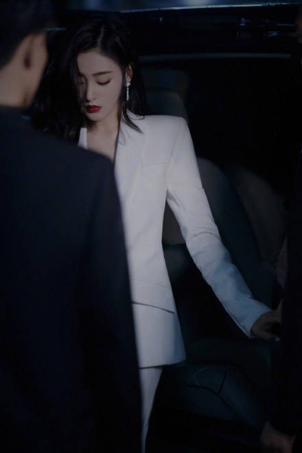 張天愛情人節幹大事，曬孩子嚇到網友，與張靚穎互動羨煞眾人