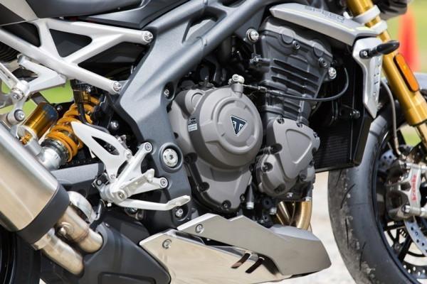 試駕凱旋大青蛙摩托車，真香現場