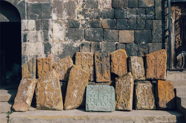 在亞美尼亞塞凡湖,邂逅一場浪漫美麗的婚禮 在亞美尼亞塞凡湖,邂逅一場浪漫美麗的婚禮