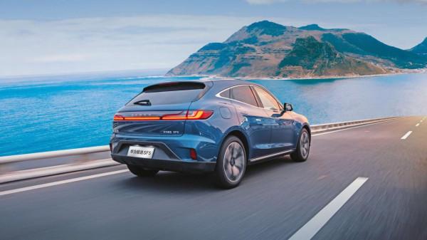 小康股份沒有迎來預期的爆發，從其財報表現看，反而陷入新的困局