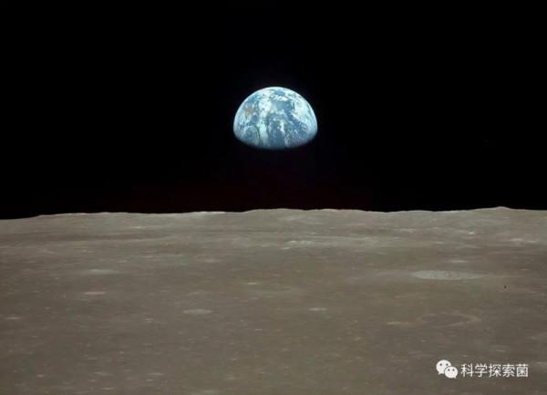 太空漆黑一片，為什麼太陽照不亮太空呢？陽光照到哪兒去了？