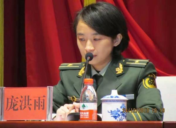 2013年武警戰士犧牲後，31歲妻子被特招入伍，如今過得怎麼樣了