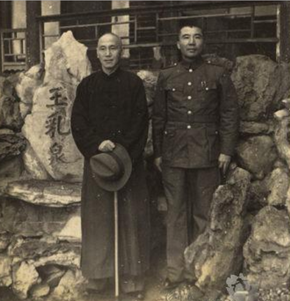 王耀武酒後對杜聿明表示死守濟南,卻暗留後路:釋放200名地下黨 王耀武酒後對杜聿明表示死守濟南,卻暗留後路:釋放200名地下黨