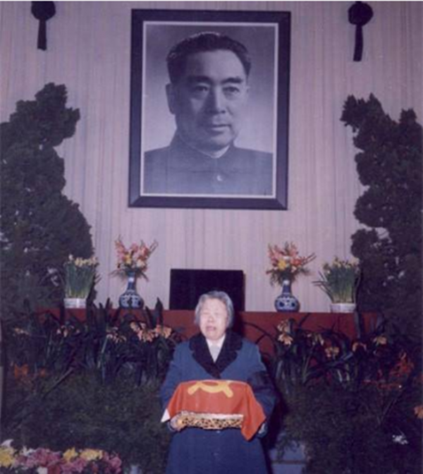 周總理臨終前，親自點名要趙煒前來，這一次是為了他心愛的小超