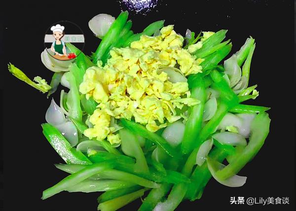 秋天,記得多吃這“一白一綠”,不放肉炒也很香,秋天吃它特養人 秋天,記得多吃這“一白一綠”,不放肉炒也很香,秋天吃它特養人