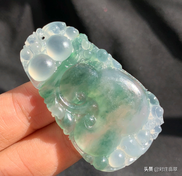 翡翠邊角料都很便宜?那是因為高貨見得少 翡翠邊角料都很便宜?那是因為高貨見得少