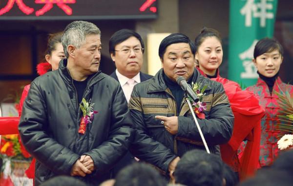 是親生的但真不像!7位長得不帥的男星,女兒都貌美如花,很虛幻 是親生的但真不像!7位長得不帥的男星,女兒都貌美如花,很虛幻