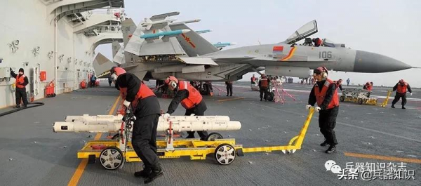 七彩航母 圖說“遼寧”艦