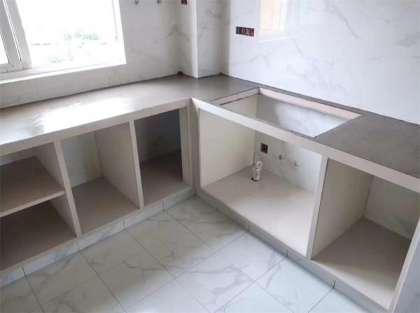 廚房磚砌櫥櫃值得做嗎？有一說一：比起整體櫥櫃，它真有不少優點