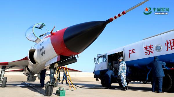 逐夢深藍！新一批艦載戰鬥機飛行學員成功單飛