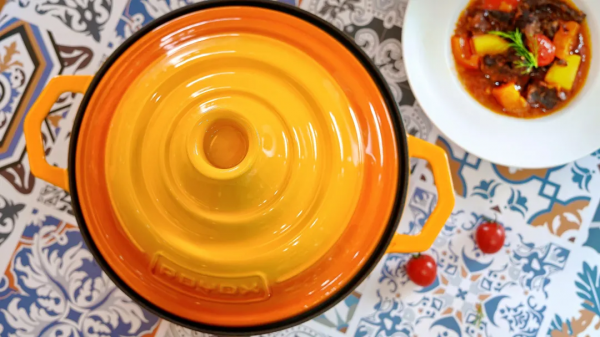 十週年慶食譜|番茄紅酒燉牛腩,牛腩的美味、紅酒的浪漫盡在這裡 十週年慶食譜|番茄紅酒燉牛腩,牛腩的美味、紅酒的浪漫盡在這裡