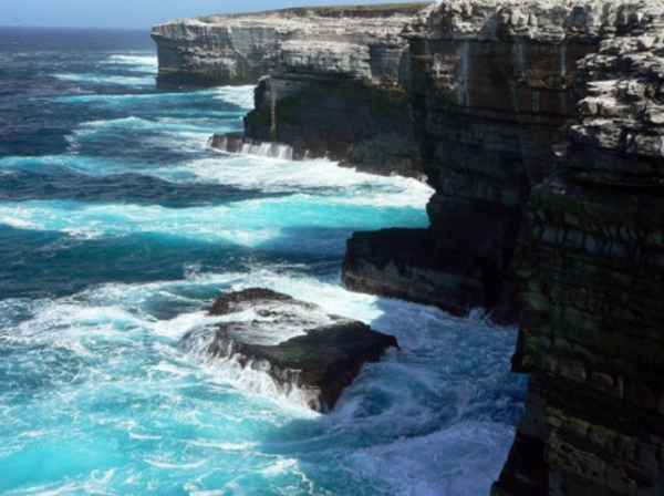 英國為何堅決不放棄幾千人的馬島，卻願意歸還香港？有何特別之處