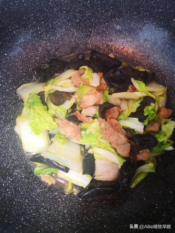 別再吃純白麵饅頭了，加點玉米麵和這兩樣，暄軟香濃又營養，真香