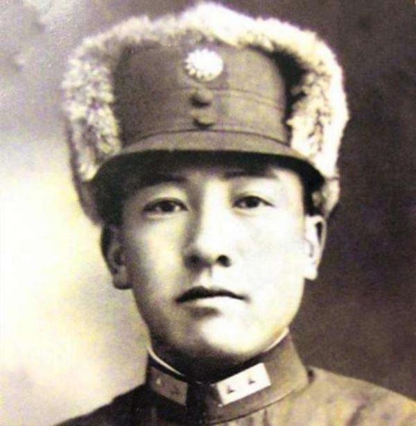 馬步芳妄圖死守六盤山，解放軍四百門大炮炸爛其美夢