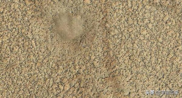 火星上發現近似圓形的石圈,不可否認,這外形還真會被認為是人造 火星上發現近似圓形的石圈,不可否認,這外形還真會被認為是人造