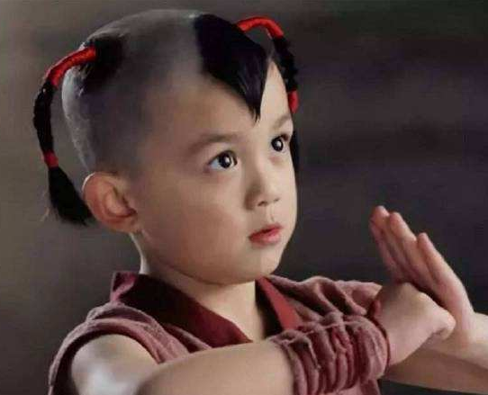 這7位童星五官等比例放大,有人一直好看,有人卻醜了 這7位童星五官等比例放大,有人一直好看,有人卻醜了