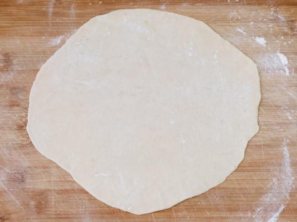 河南名吃烙饃，只要掌握好燙麵技巧，2分鐘出10張，卷菜吃特別香