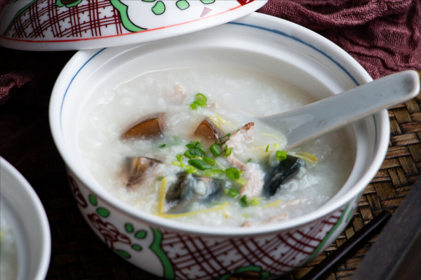 皮蛋瘦肉粥，切忌直接下鍋煮，粵菜師傅教你3招，鮮美濃稠還不腥