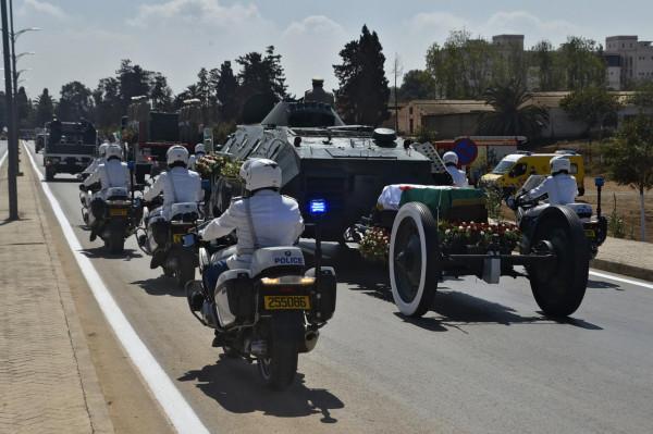 阿爾及利亞:送葬 阿爾及利亞:送葬