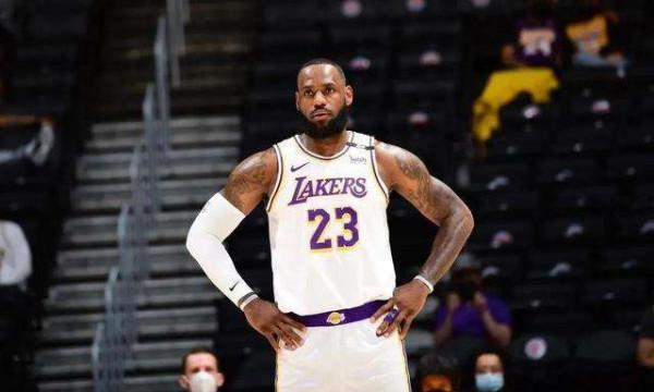 勒布朗詹姆斯如果不去抱團，會奪得總冠軍嗎？