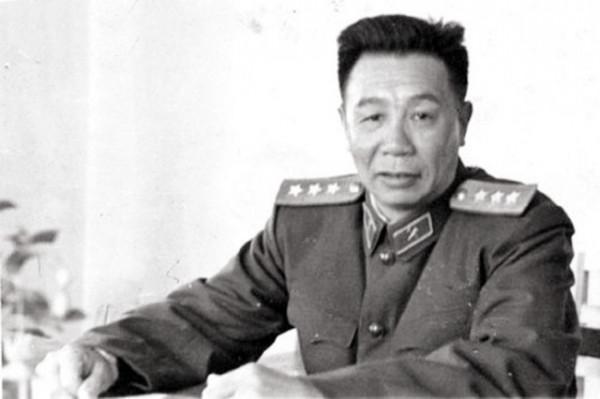 陳士榘反對粟裕計劃，越級報告中央，引出華東戰場毛澤東生花妙筆