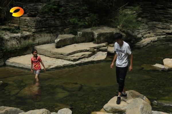 靠暴走幹廢變形計導演組，被攝影師喊話“退貨”，鄭子豪現狀如何