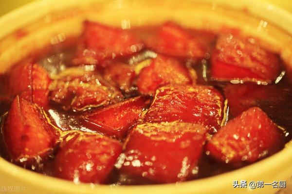 煮肉燉排骨，放料越多越難吃，只需放1味料，軟爛入味，吃著賊香