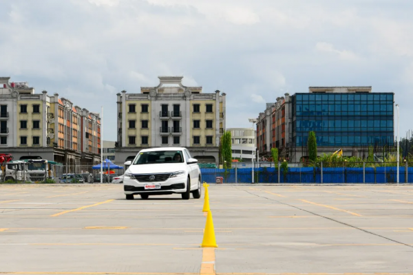 「實測」中、日、德家轎效能大比拼,這臺10萬級選手hold住全場 「實測」中、日、德家轎效能大比拼,這臺10萬級選手hold住全場