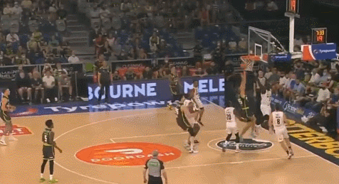 周琦復出4分4籃板1封蓋被吹違體 東南墨爾本鳳凰不敵珀斯野貓